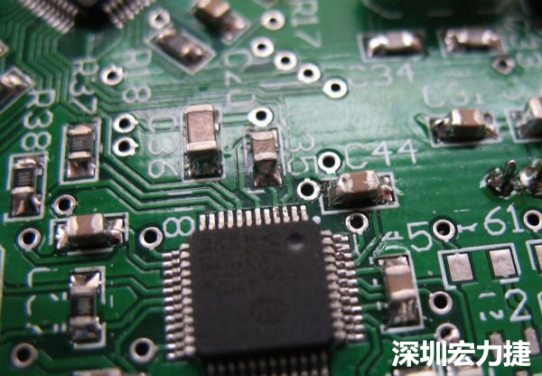 音訊電路訊號品質(zhì)，是影響操作體驗(yàn)的關(guān)鍵，電路布局要特別注意。