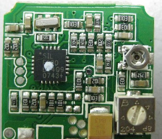 PCBA加工IC元件主要分為DIP及SMD兩大類，DIP 插件的IC，SMD (Surface Mount Device) 表面貼裝元件。